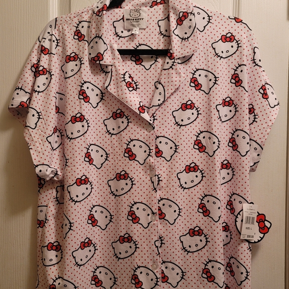 Hello Kitty Pajama Set Pink Shorts Button Front Top Large Retail $58 New - Picture 2 of 11